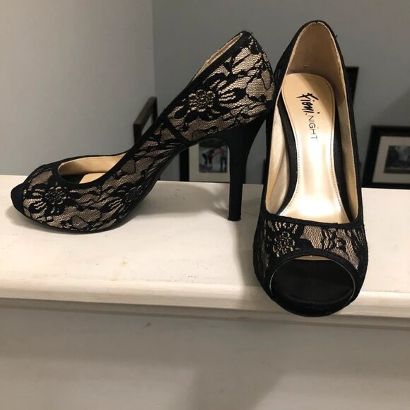 Fioni Shoes - Fioni lace heels
